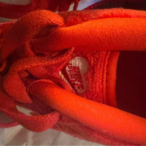 New in box Valentine’s Air Force 1 -Red and White - Picture 3 of 4